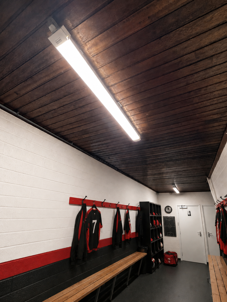 Deetronix lijnverlichting kleedkamer sportcomplex